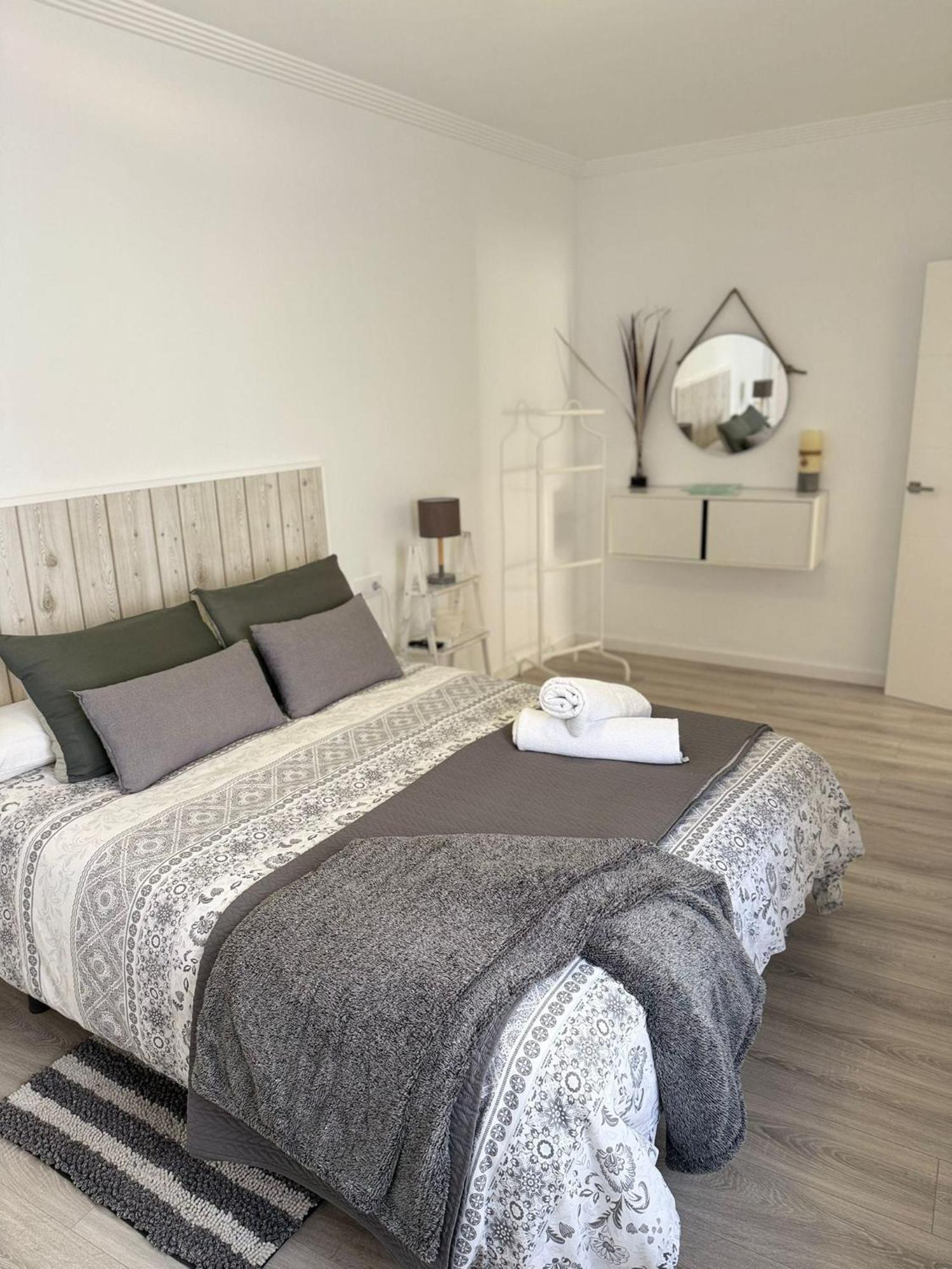 Apartamento Vega Baena Bagian luar foto